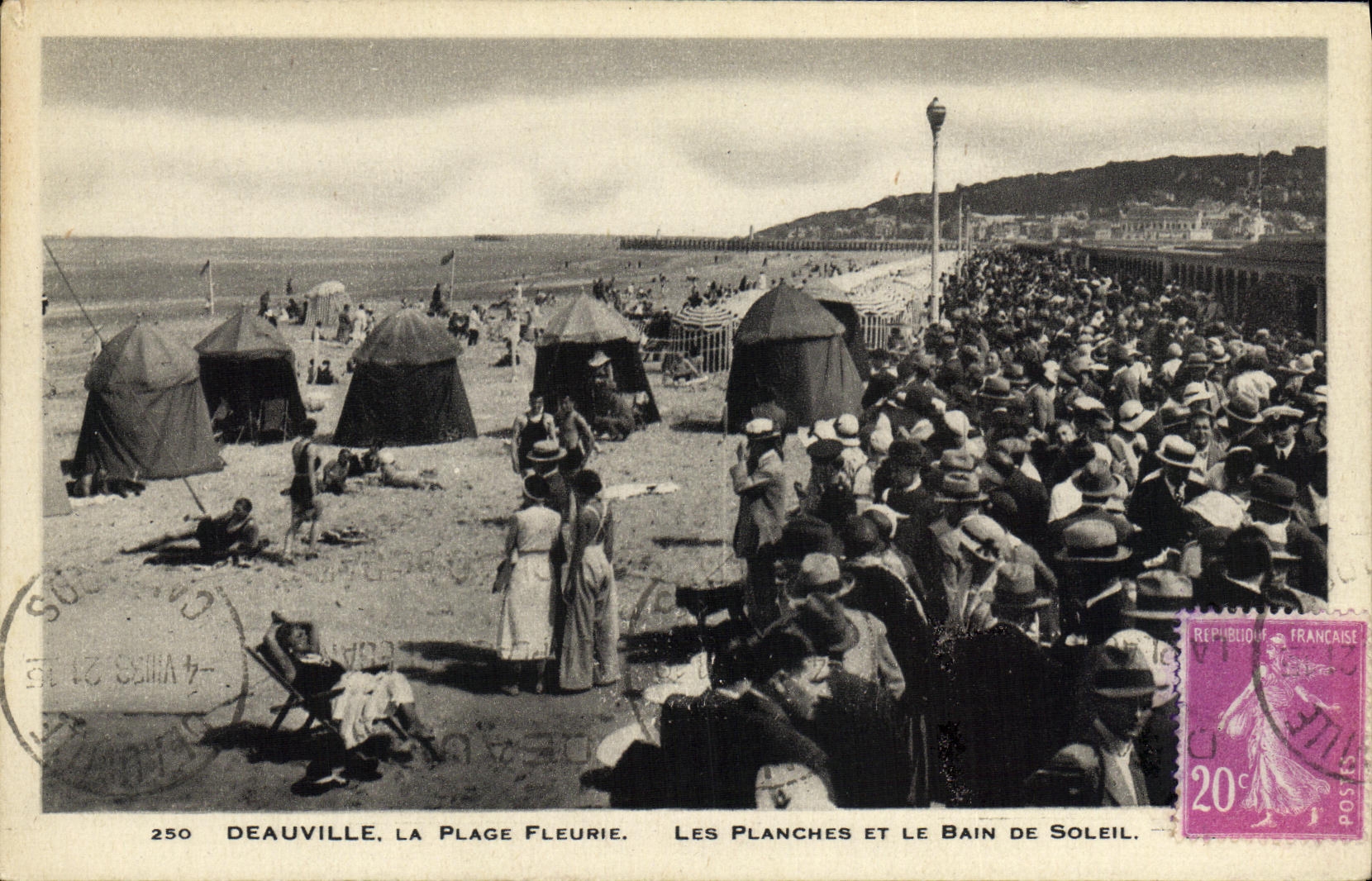 CPA Deauville La Plage Fleurie Les Planches et le Bain de Soleil