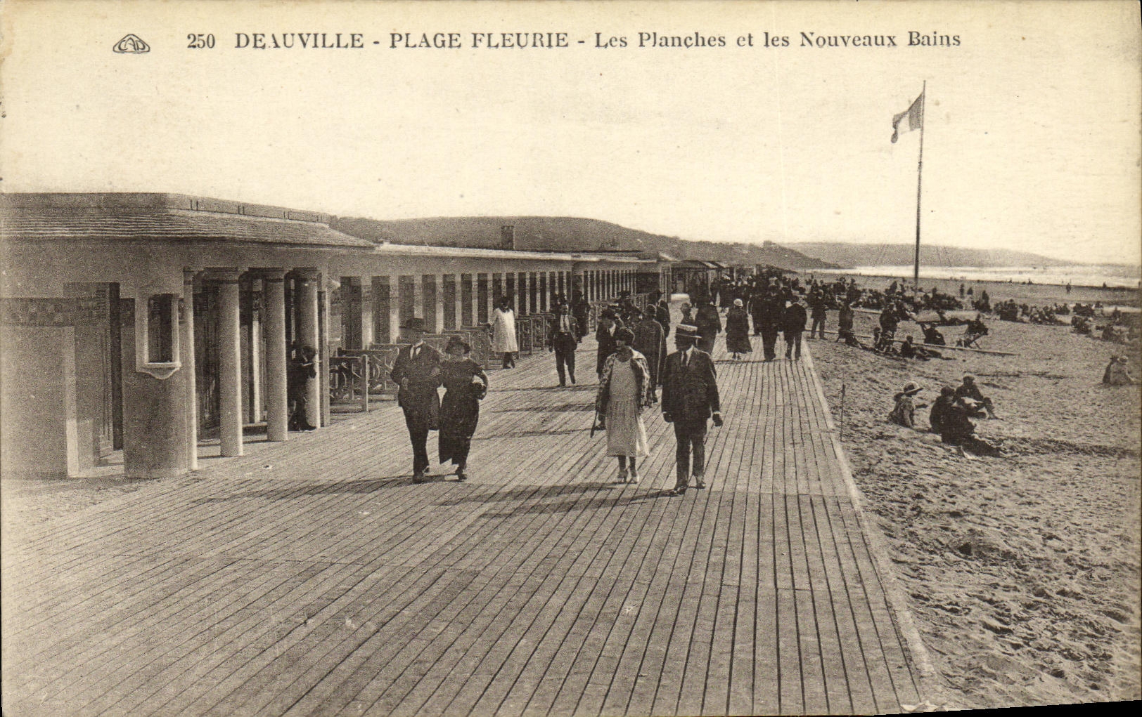 La POSTAL Deauville de la VENDIMIA florecio tableros de la playa y nuevos banos