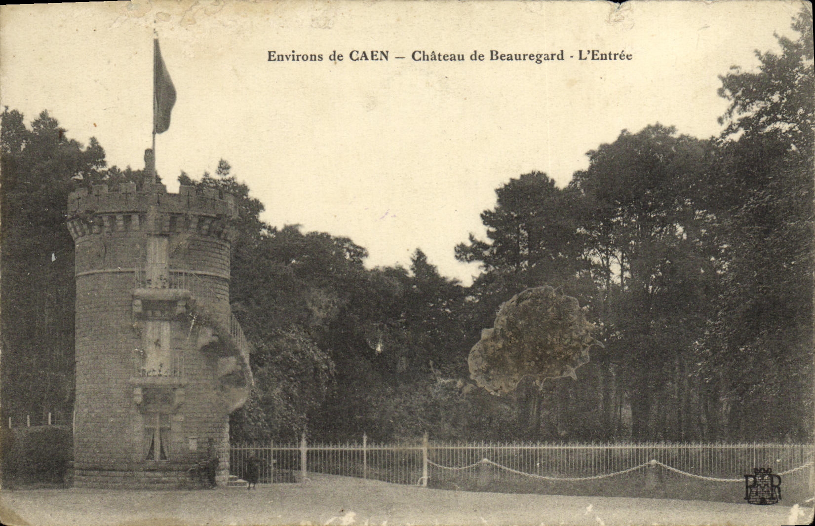 CPA Environs de Caen Chateau de Beauregard L Entree