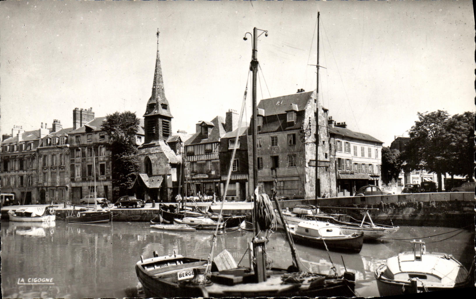 MODERN CARD Honfleur the Old Basin and the Museum Boats