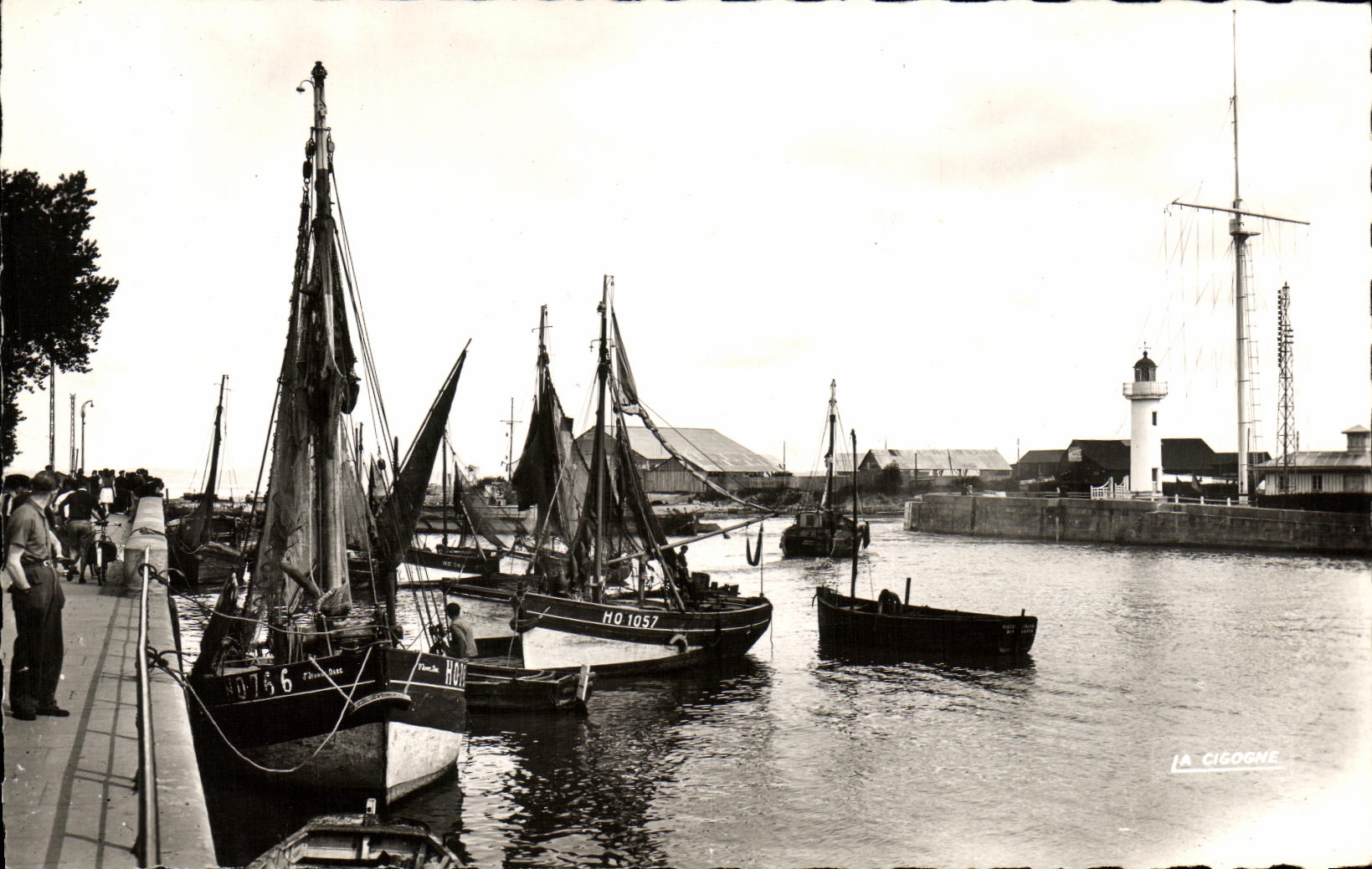 MODERN CARD Honfleur Bateaux of sin has Bateaux quay