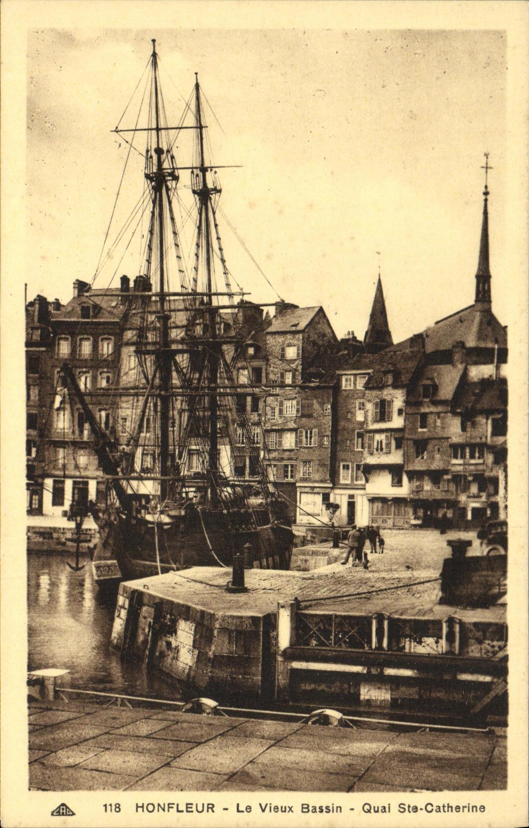 CPA Honfleur Les Vieux Bassin Quai Ste Catherine Bateau Voilier 