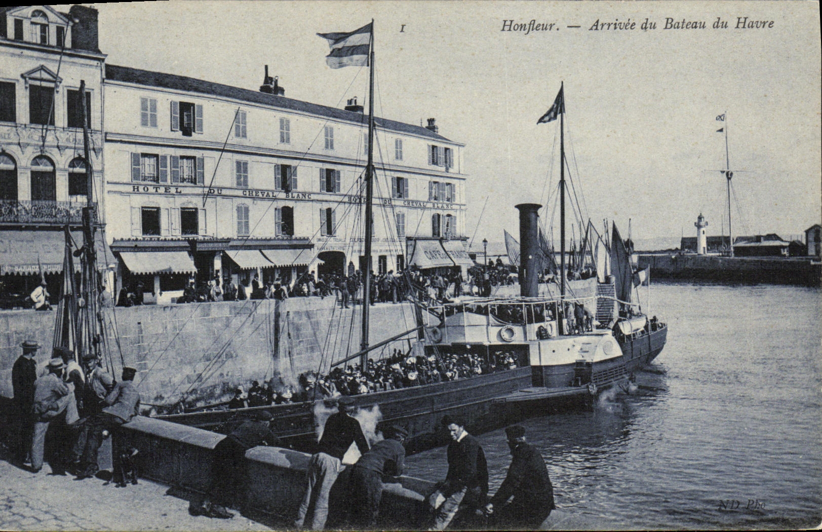 VINTAGE POSTCARD Honfleur Arrived of the Boat of Le Havre