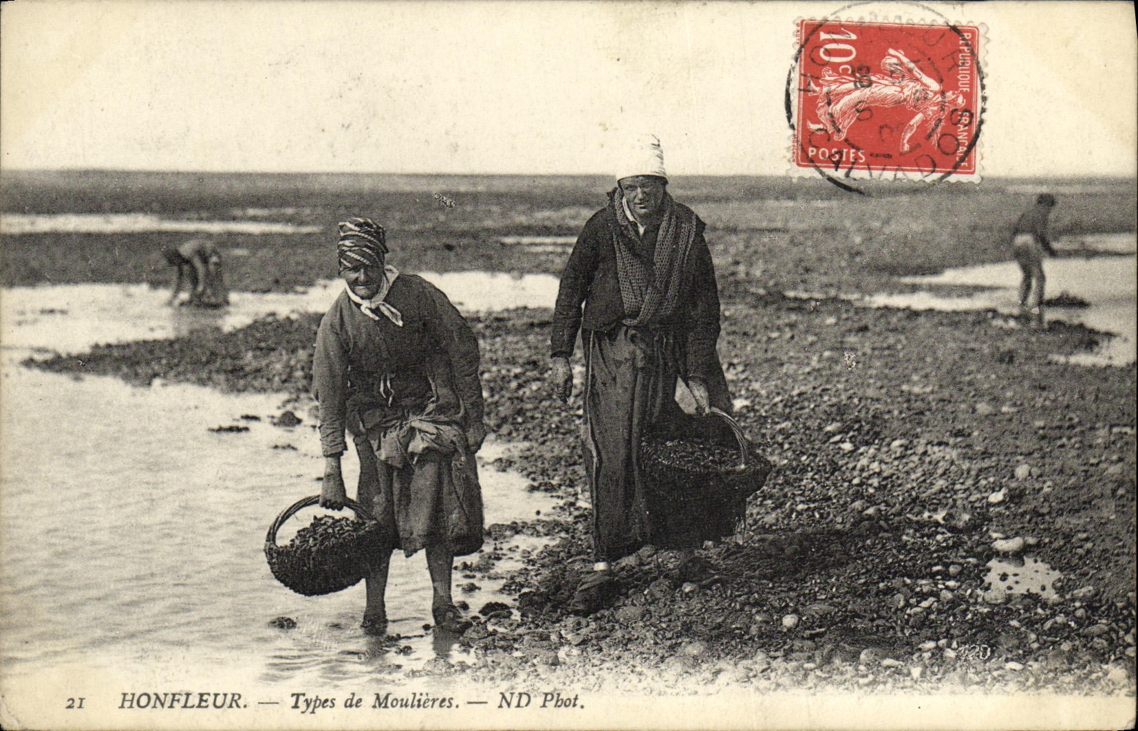 CPA Honfleur Types de Moulieres Peche 