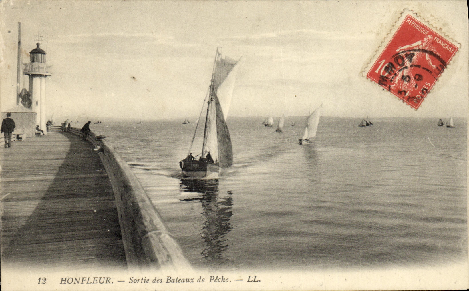 CPA Honfleur Sortie des Bateaux de Peche
