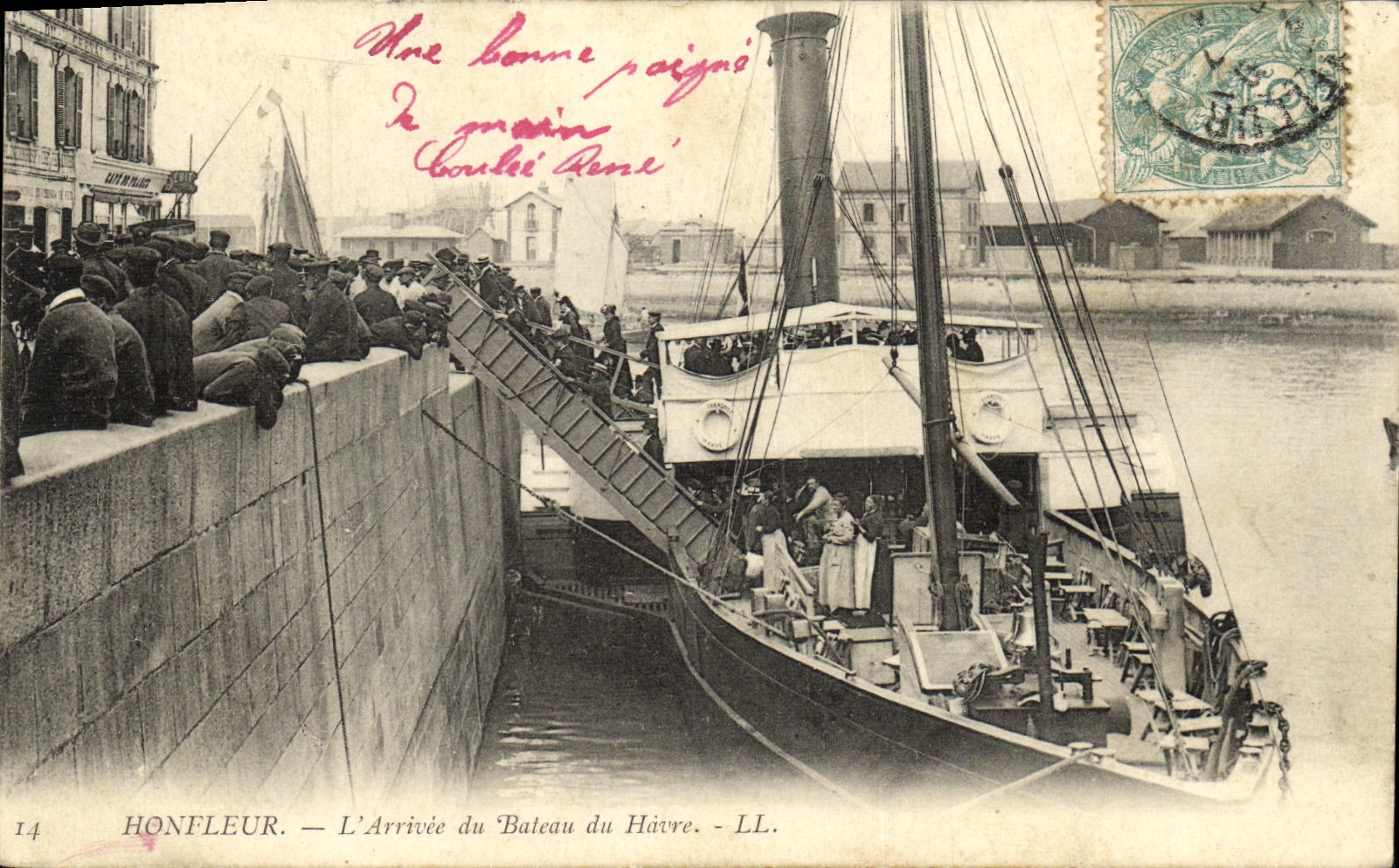 CPA Honfleur L Arrivee du Bateau du Havre