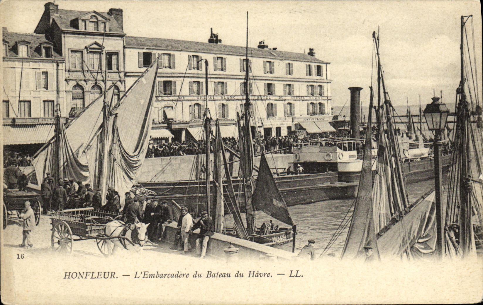 VINTAGE POSTCARD Honfleur L Landing stage of the Boat of Le Havre