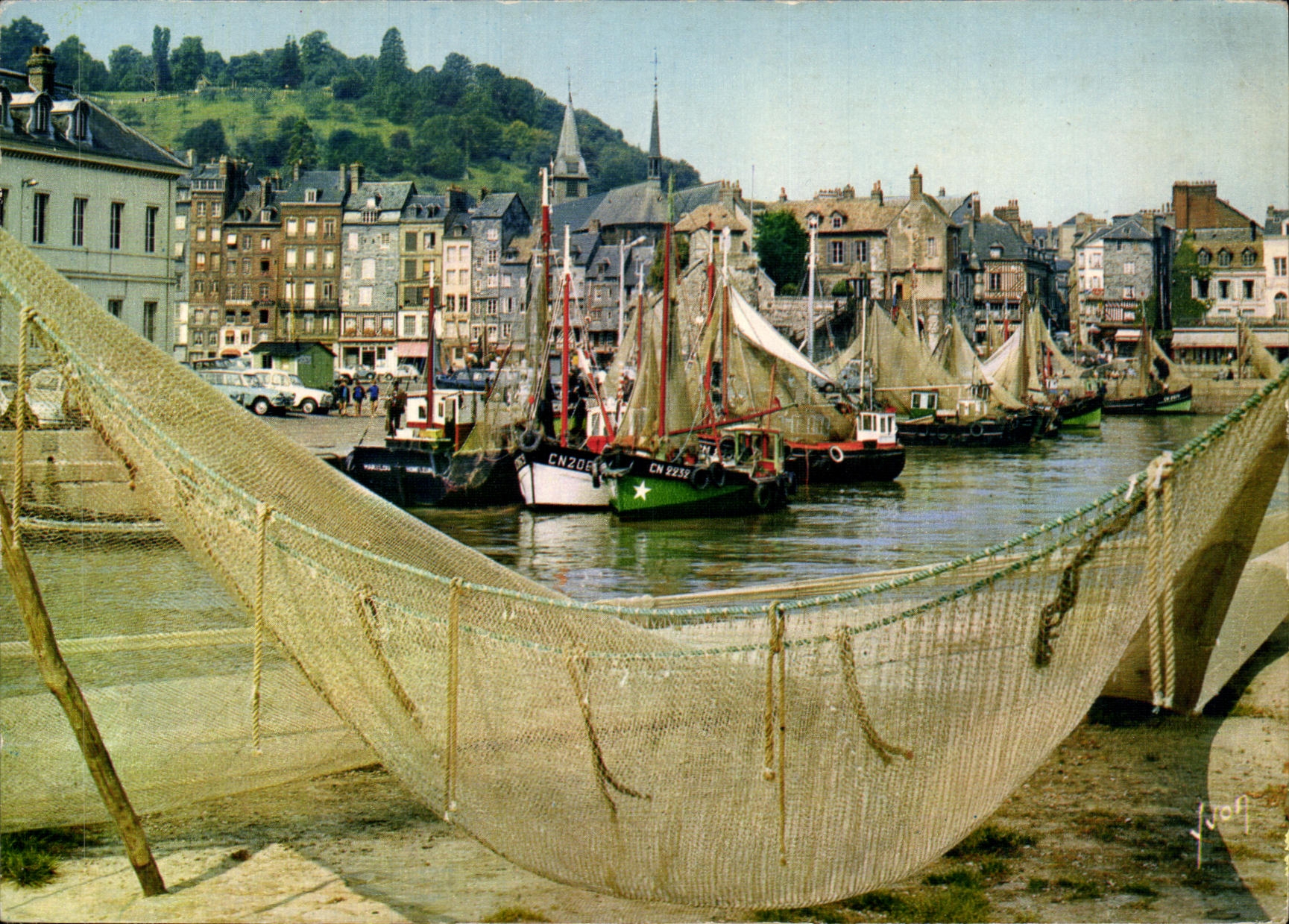 CPM Honfleur Le Port de Peche Filets de peche 