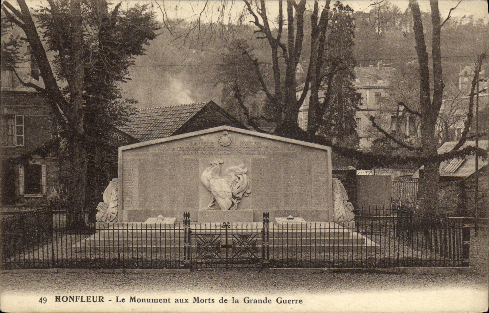 CPA Honfleur Monument aux Morts de la Grande Guerre Militaria