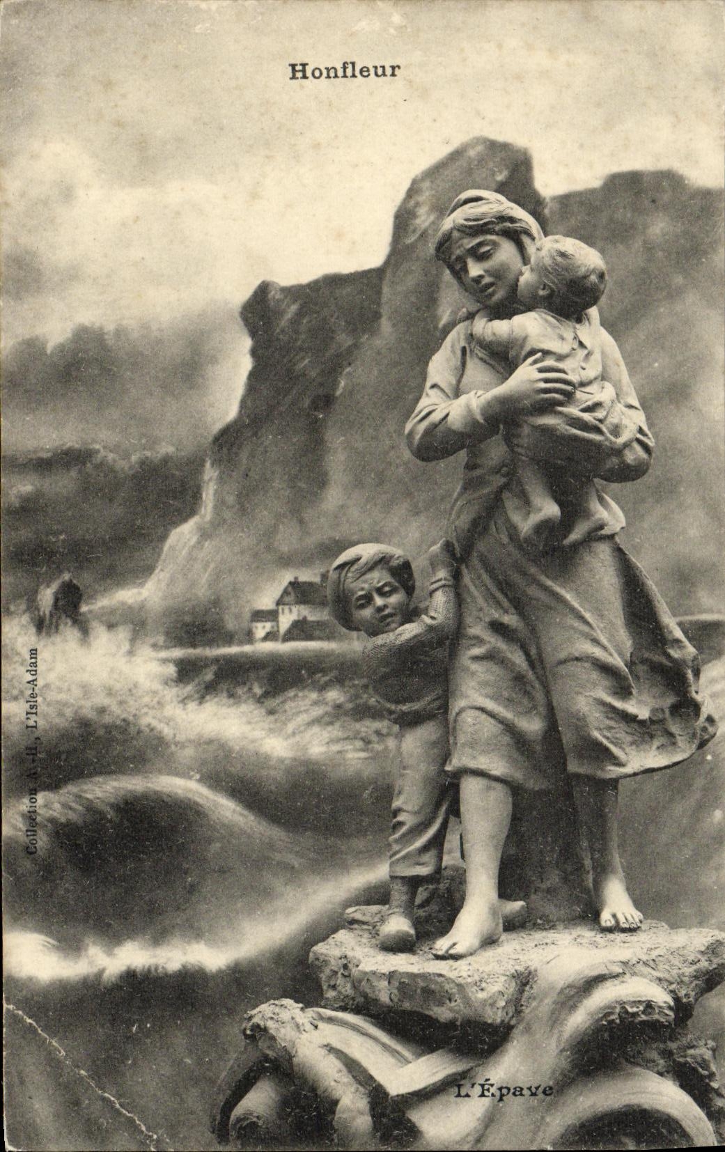CPA Honfleur L epave Femme Enfants