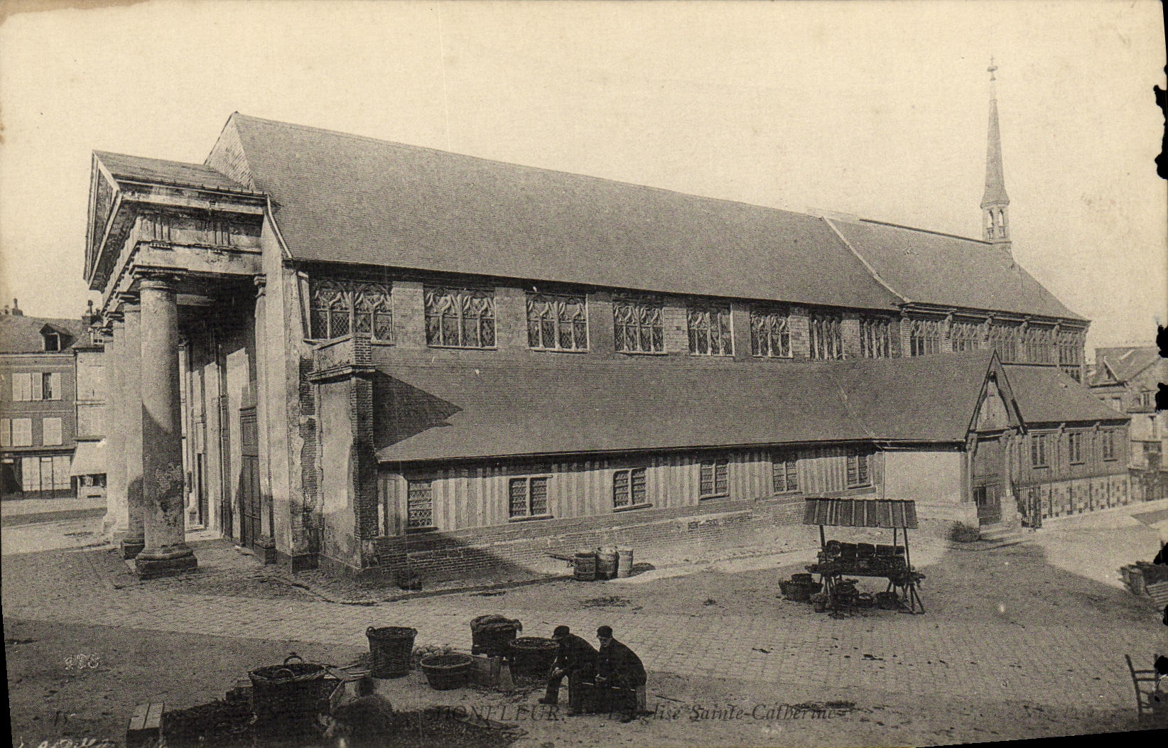La POSTAL Honfleur Eglise Sainte Catherine Publicite de la VENDIMIA tiene L abeja de la ruda de Passy Paris