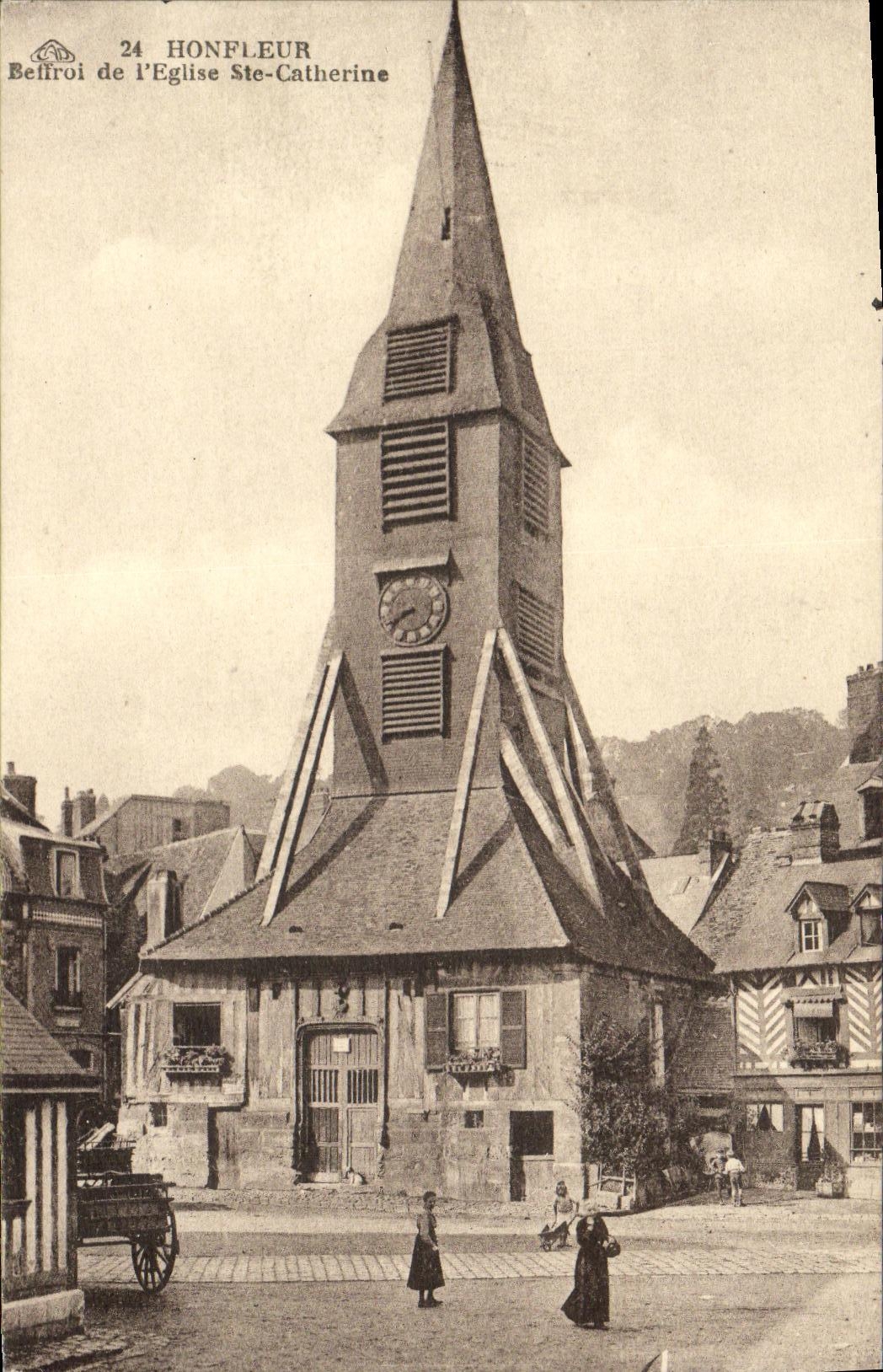 Campanario de una iglesia de Honfleur de la POSTAL de la VENDIMIA de L iglesia co  Catherine