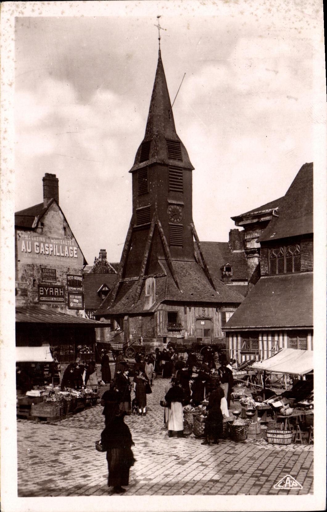 CPA Honfleur L Eglise Sainte Catherine Marche