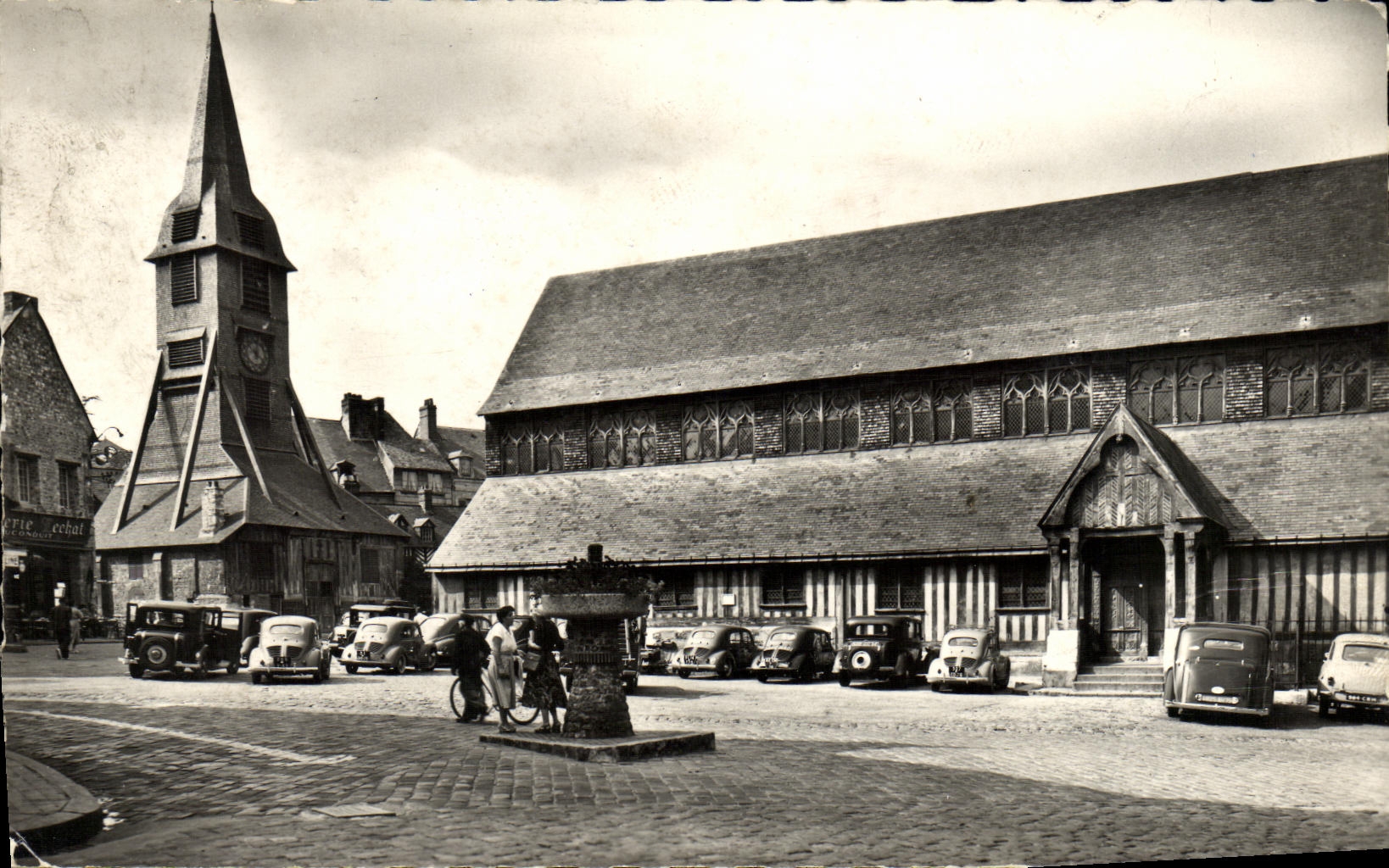 POSTAL MODERNA Honfleur L de la iglesia de la Campana torre automovil de Catherine Sainte