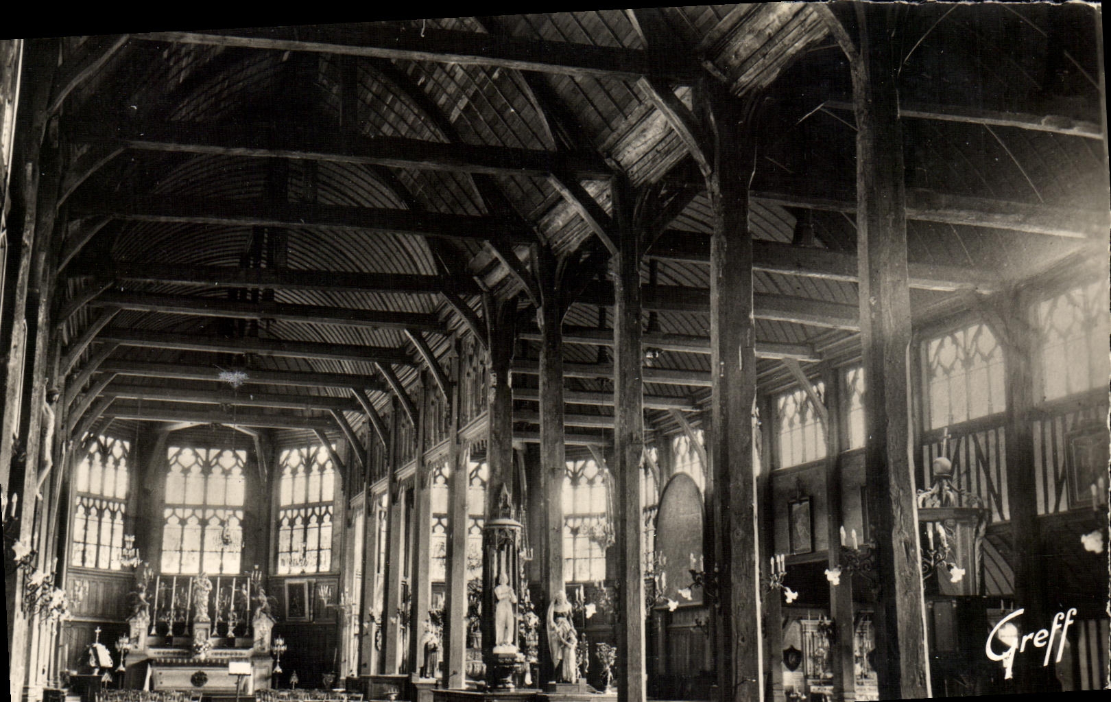 CPM Honfleur Interieur de L Eglise Sainte Catherine