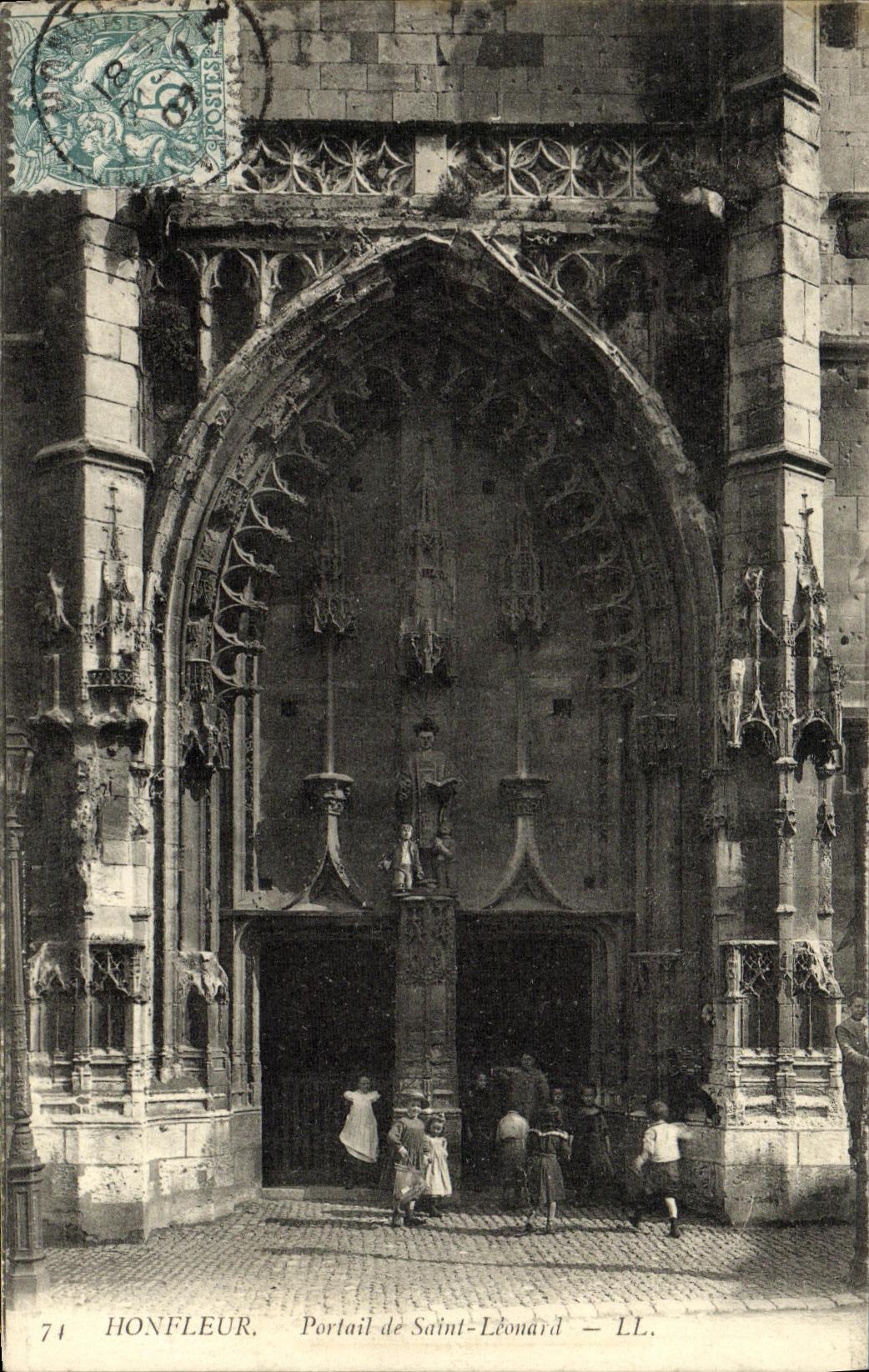 Puerta de Honfleur de la POSTAL de la VENDIMIA de L ninos del St Leonard de la iglesia