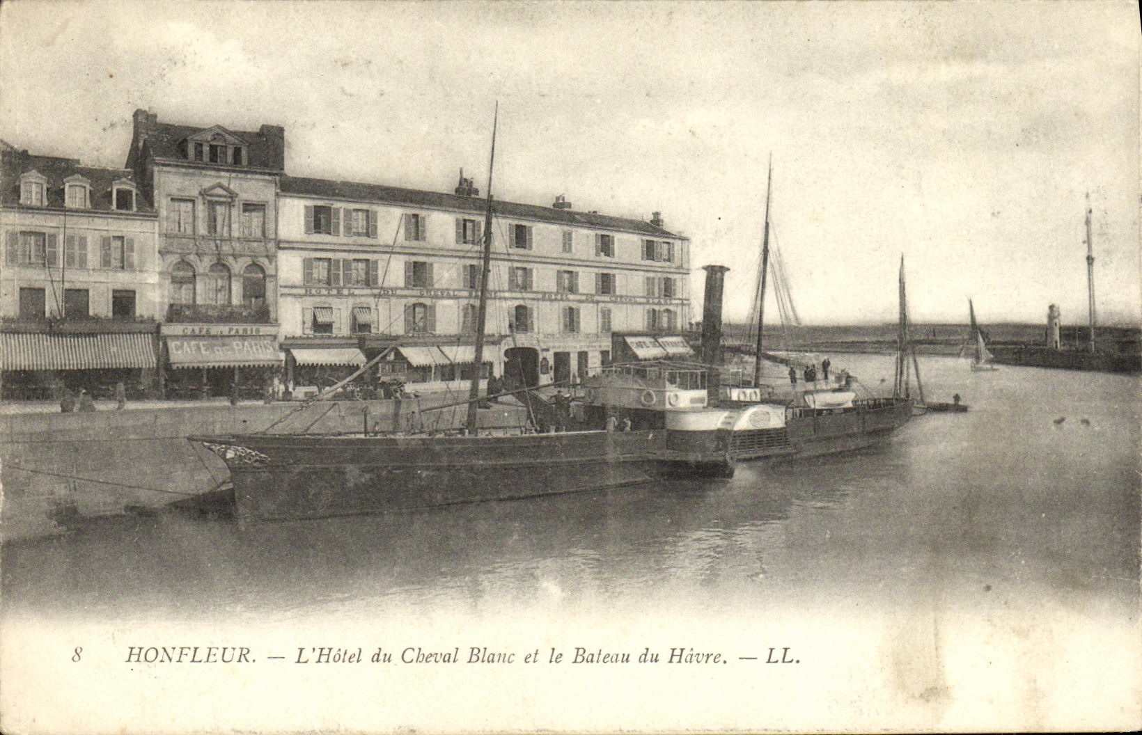 CPA Honfleur Hotel du Cheval Blanc et Bateau du Havre
