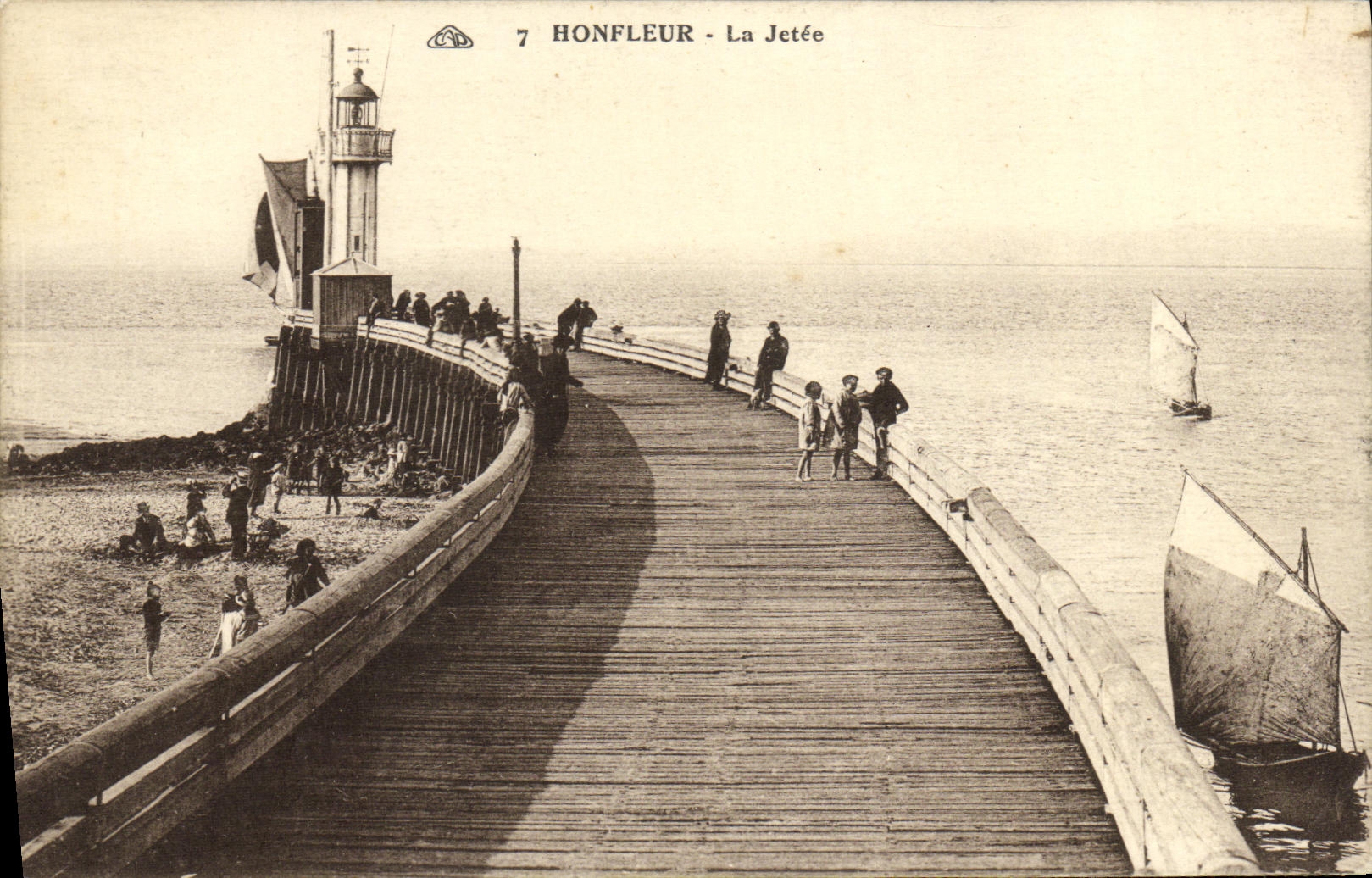 CPA Honfleur La Jetee Bateau 
