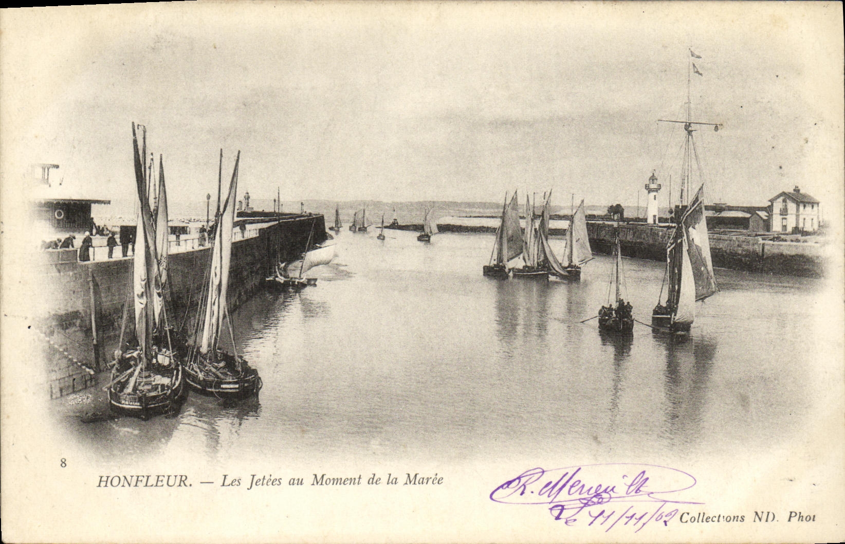 Embarcaderos de Honfleur de la POSTAL de la VENDIMIA a la hora de los barcos de la marea