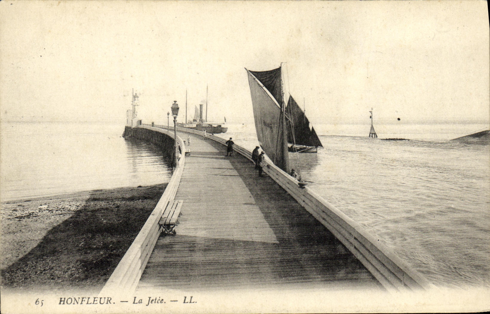 CPA Honfleur La Jetee Bateau 