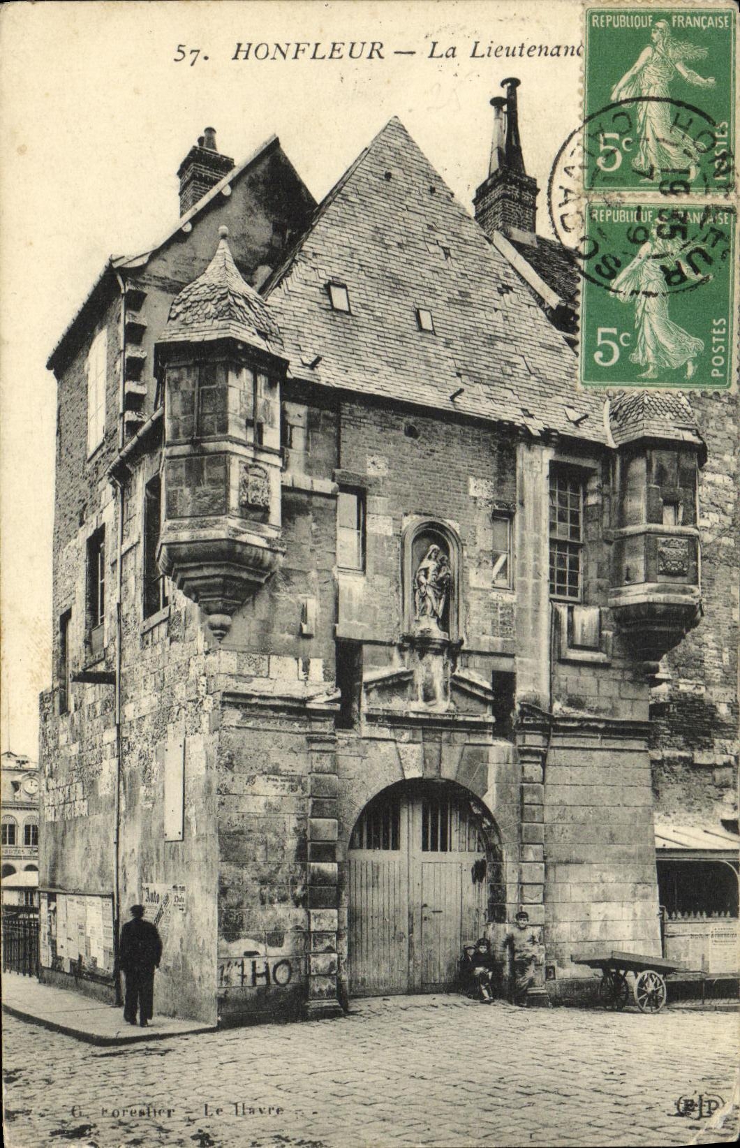 Ninos de la lugartenencia de Honfleur de la POSTAL de la VENDIMIA