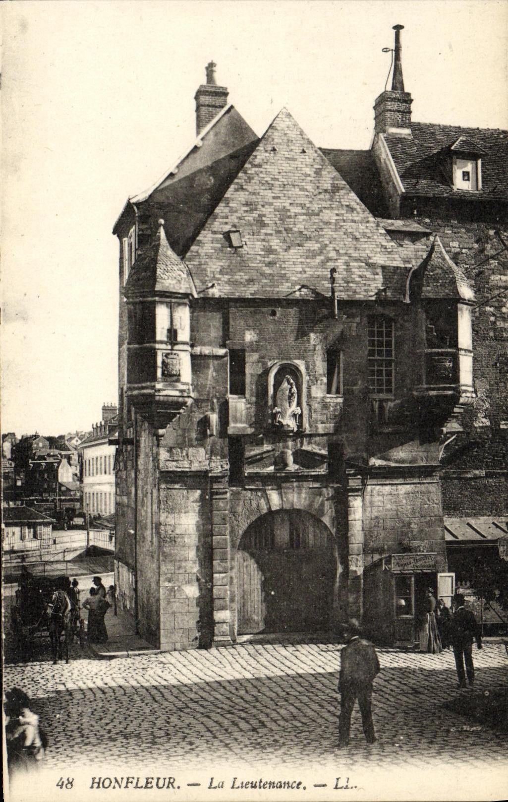 CPA Honfleur La Lieutenance 