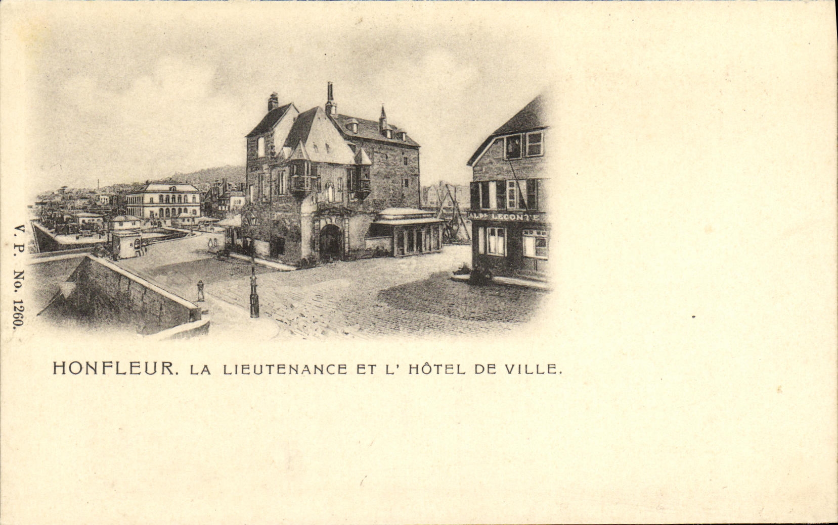 CPA Honfleur La Lieutenance et l Hotel de Ville