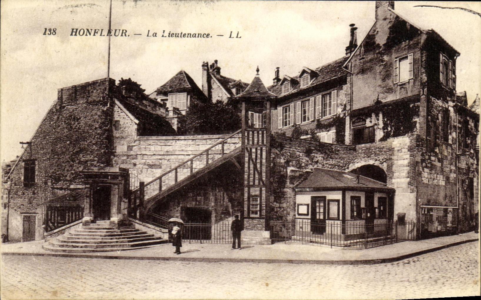 CPA Honfleur La Lieutenance 