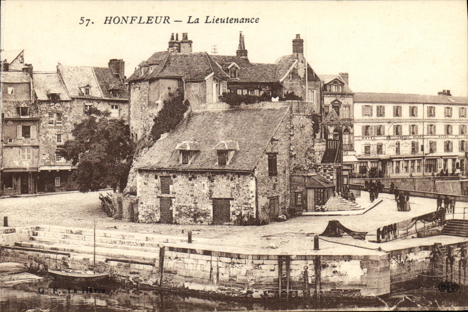 CPA Honfleur La Lieutenance 