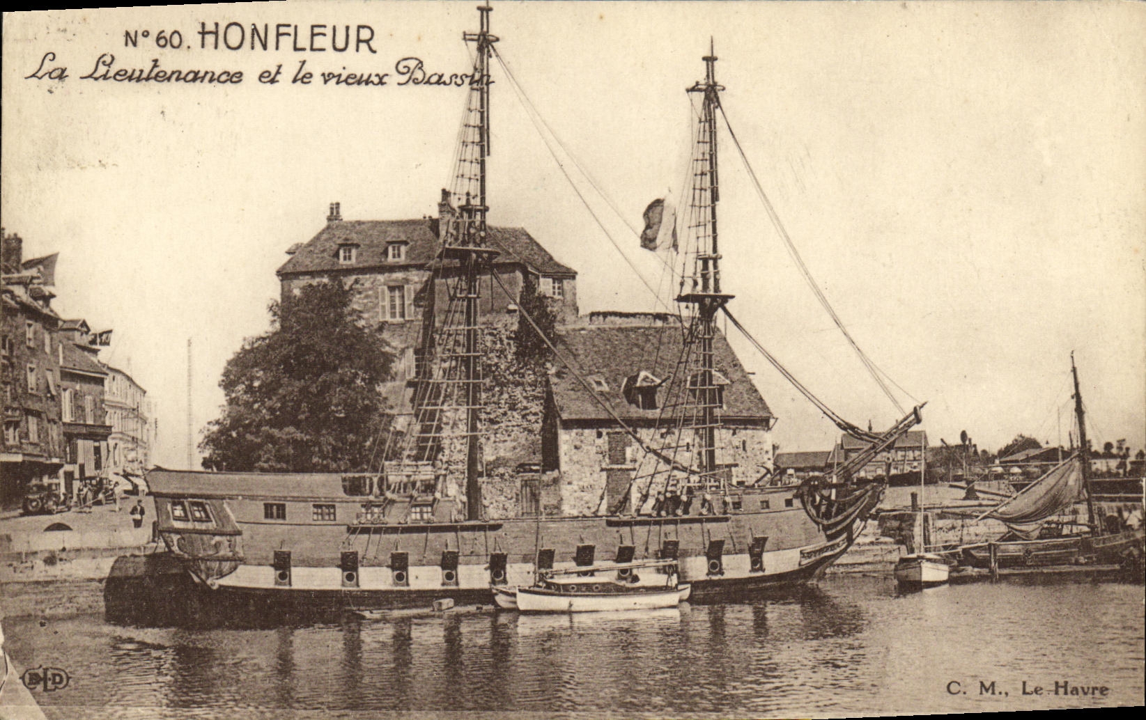 Lugartenencia de Honfleur de la POSTAL de la VENDIMIA y el barco viejo de Voileir del lavabo