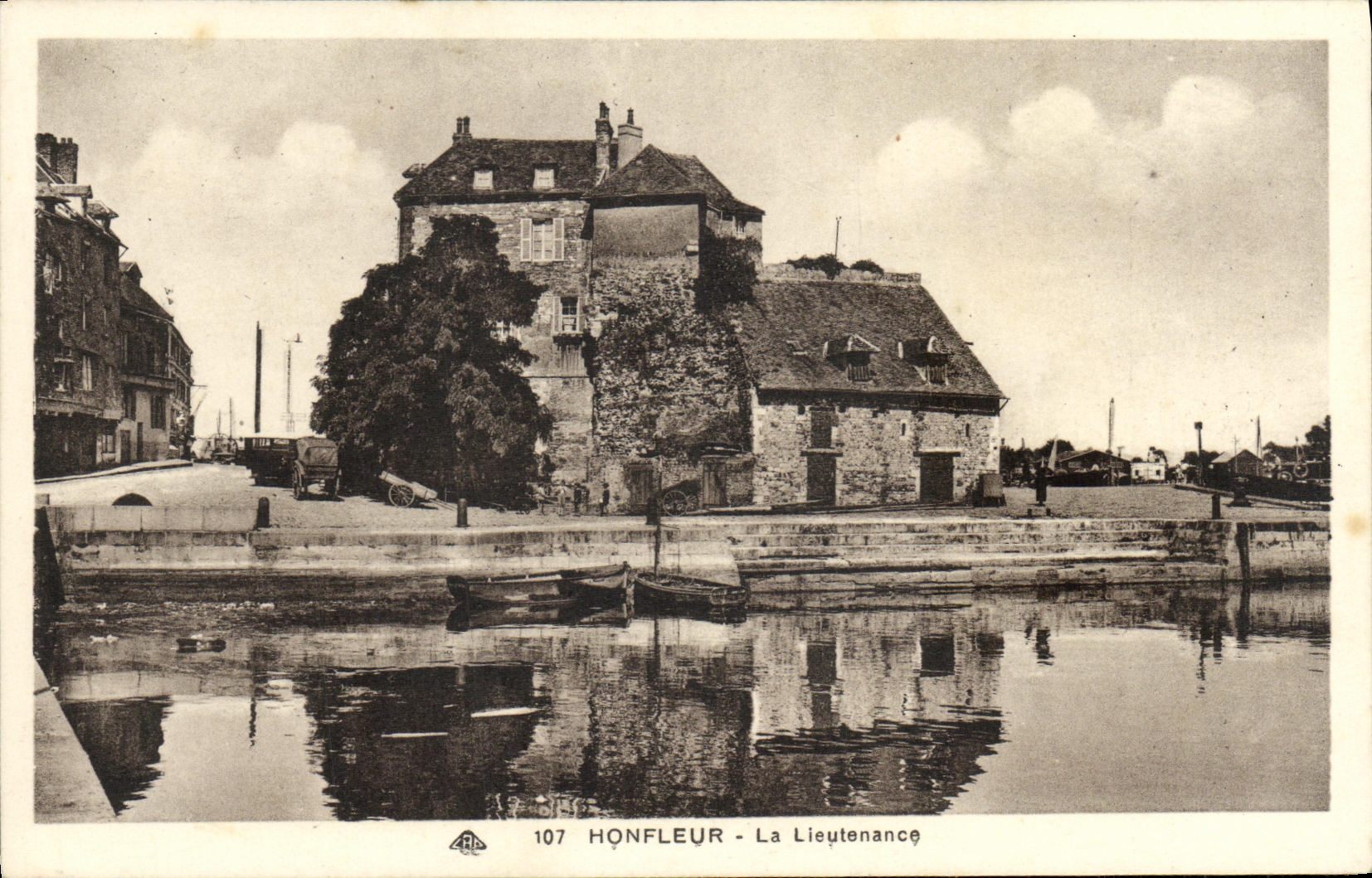 CPA Honfleur La Lieutenance 