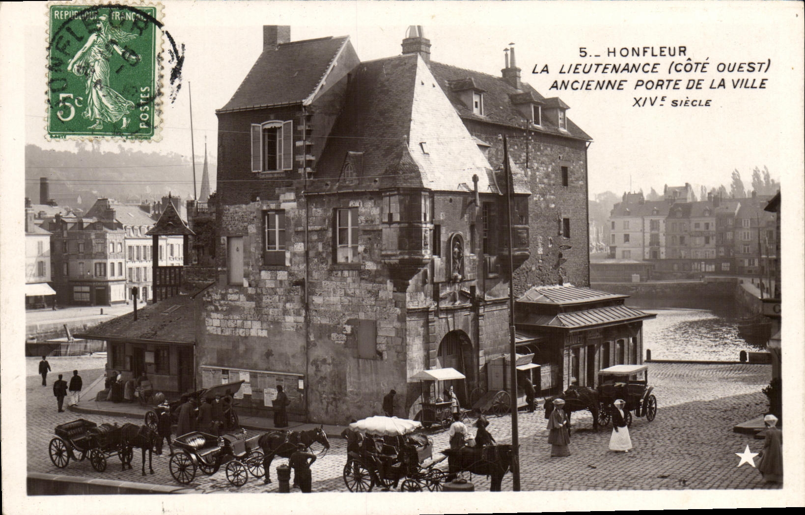 Lugartenencia de Honfleur de la POSTAL de la VENDIMIA la vieja lleva la ciudad