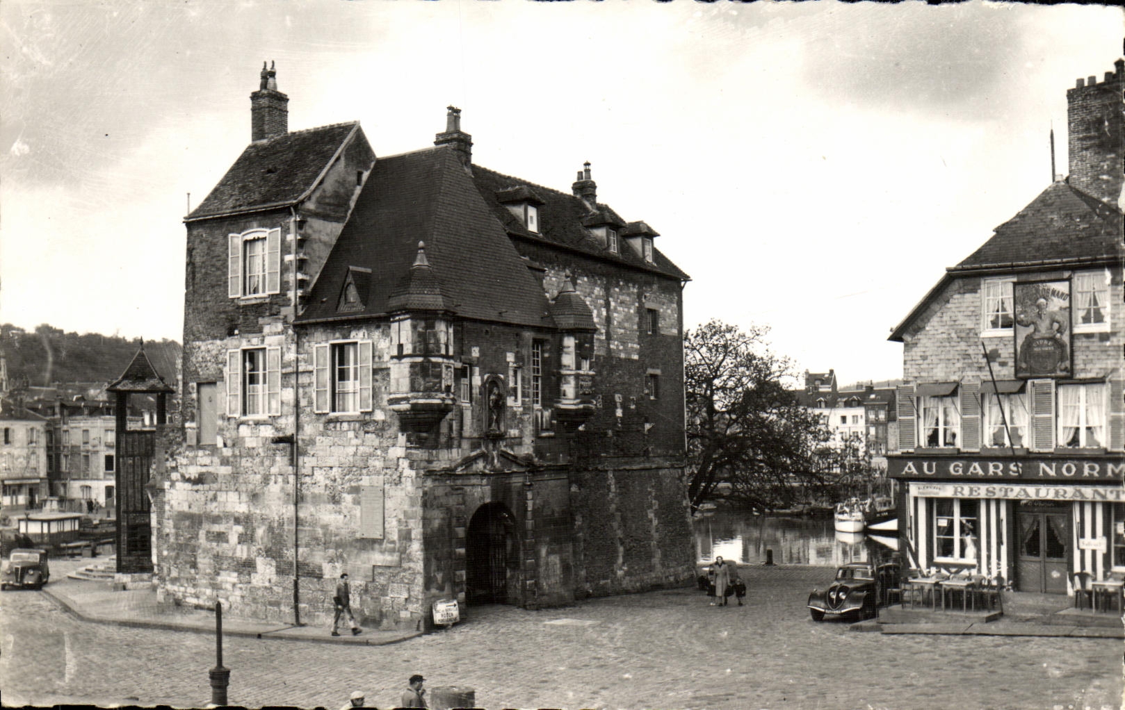 CPM Honfleur La Lieutenance Aau gars normand