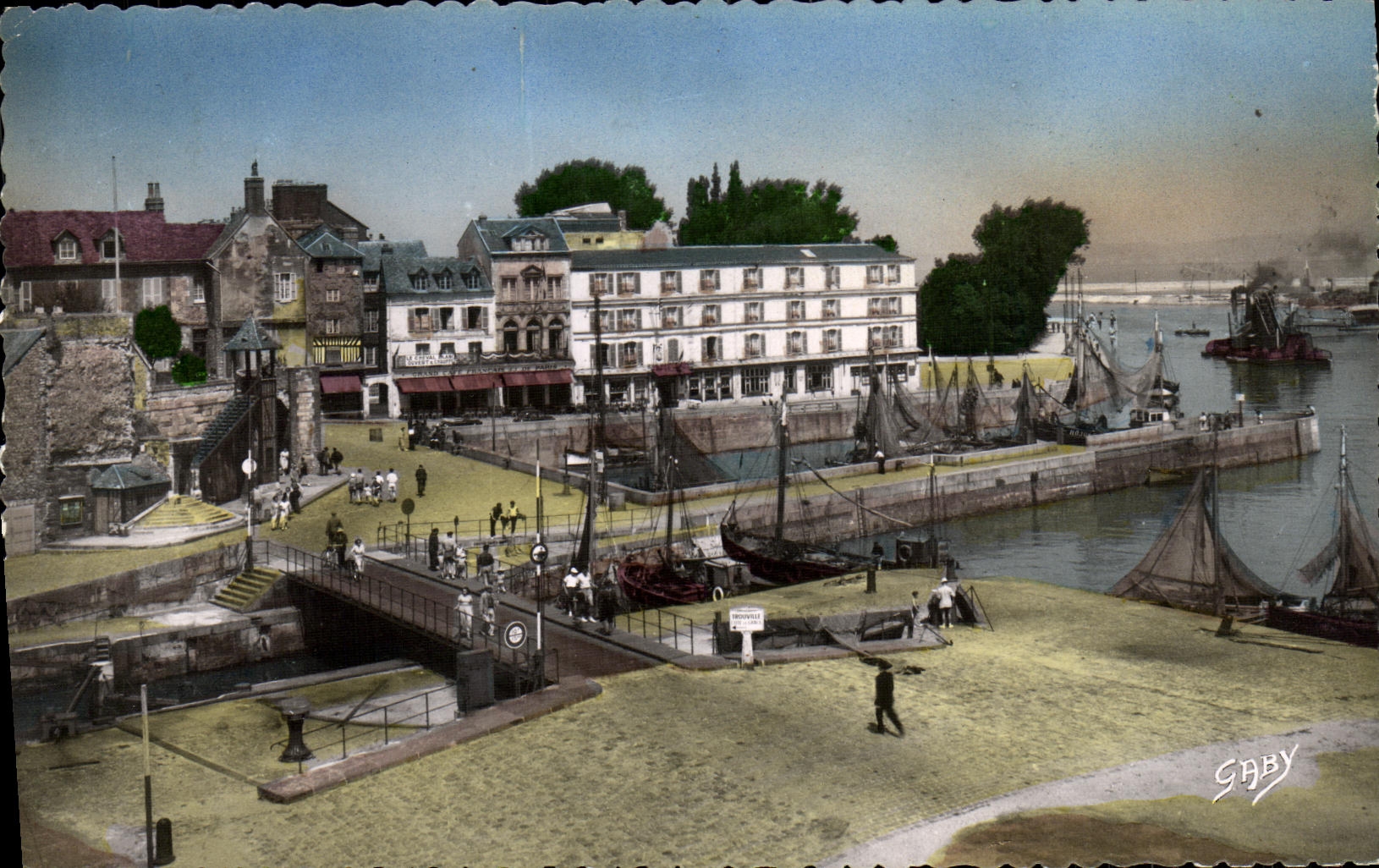 POSTAL MODERNA lugartenencia de Honfleur y los barcos portuarios