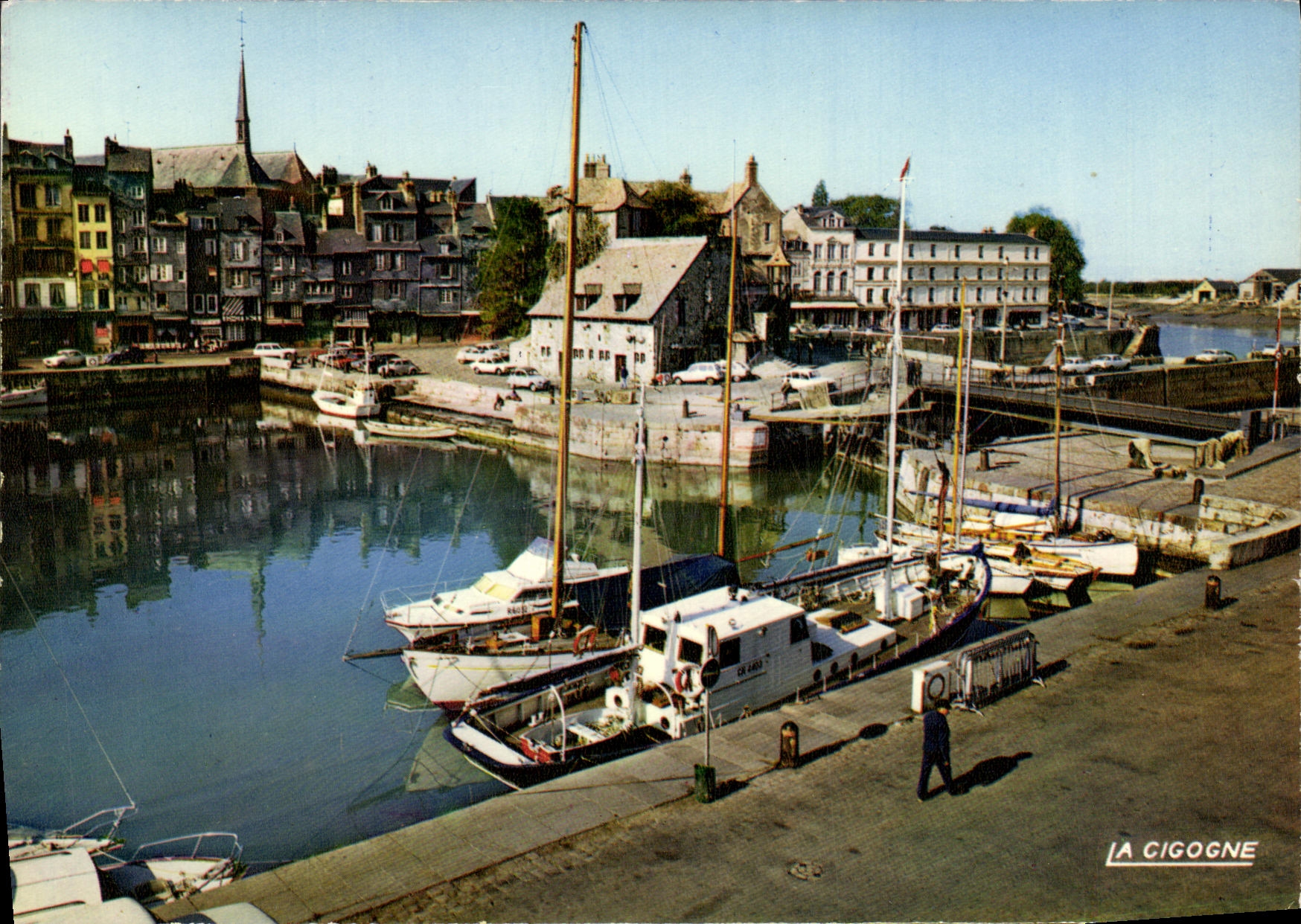 POSTAL MODERNA lugartenencia de Honfleur y los barcos del lavabo