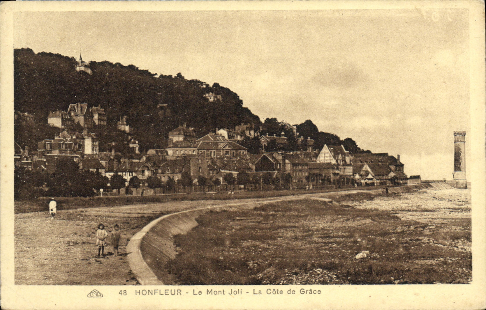 CPA Honfleur Le Mont Joli La cote de Grace