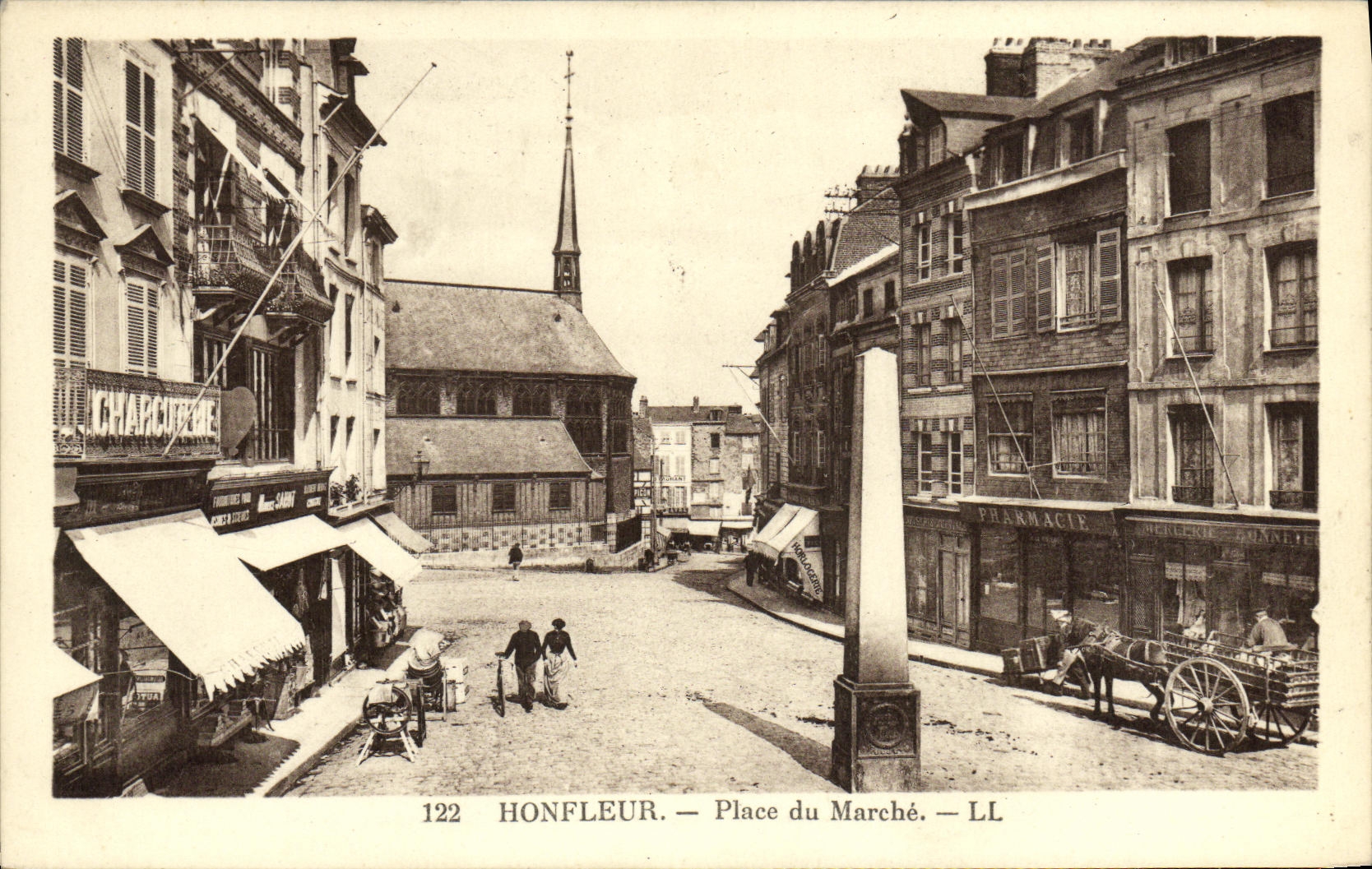 CPA Honfleur La Place du Marche