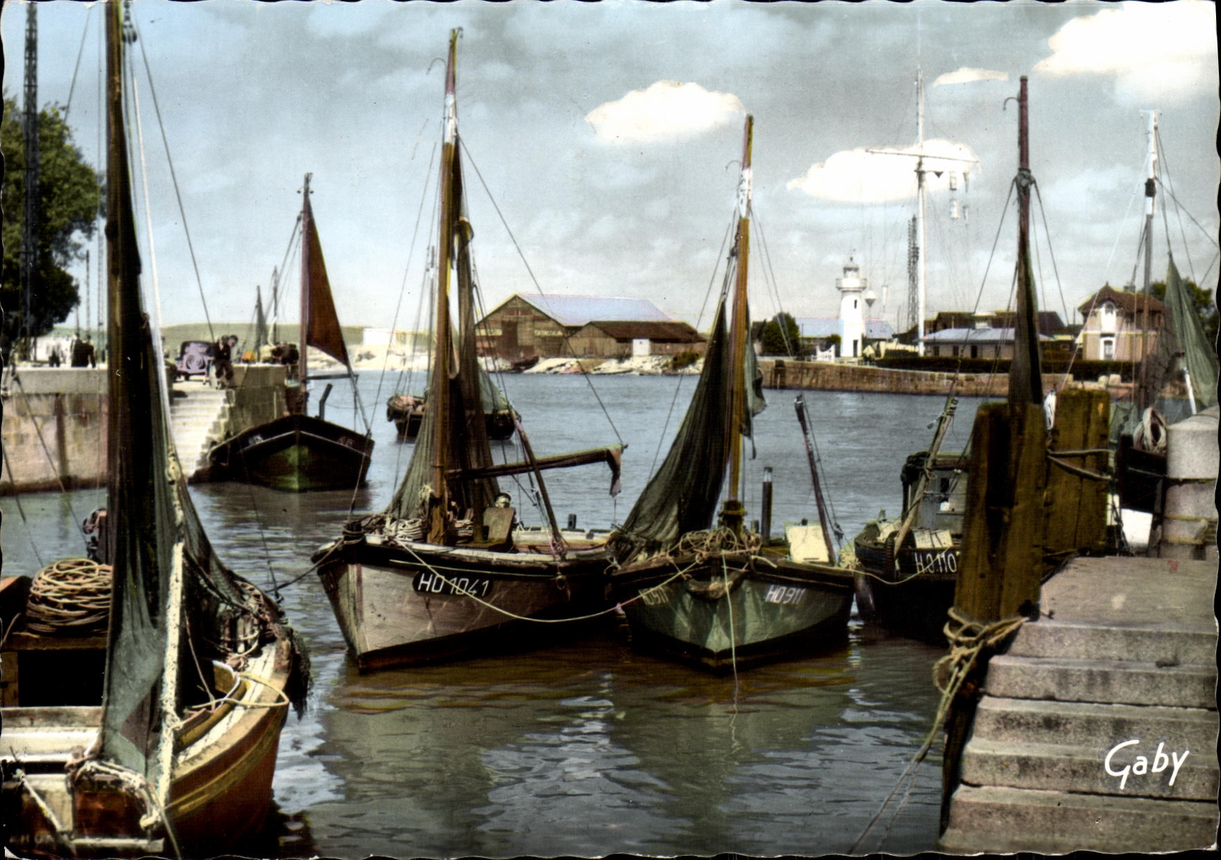CPM Honfleur Le Port Bateaux