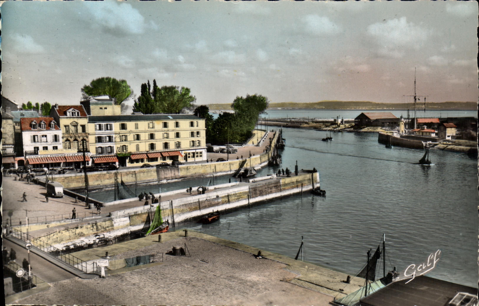 CPA Honfleur L Avant Port