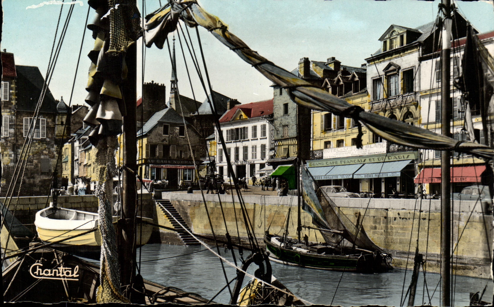 CPM Honfleur Le Port Bateaux