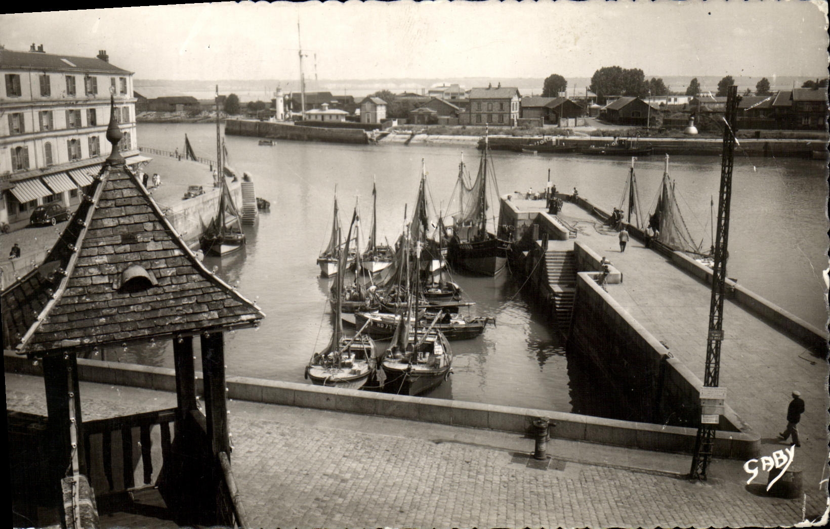 CPM Honfleur Le Port Bateaux