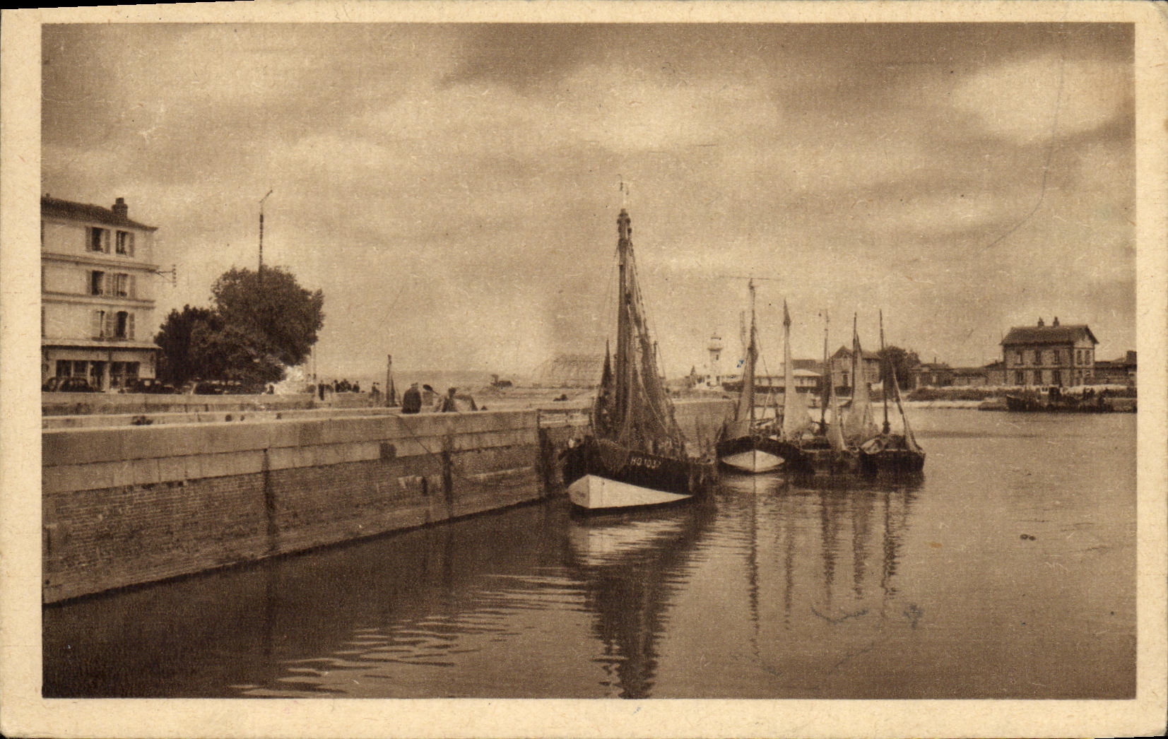 POSTAL Honfleur L de la VENDIMIA antes de los barcos portuarios
