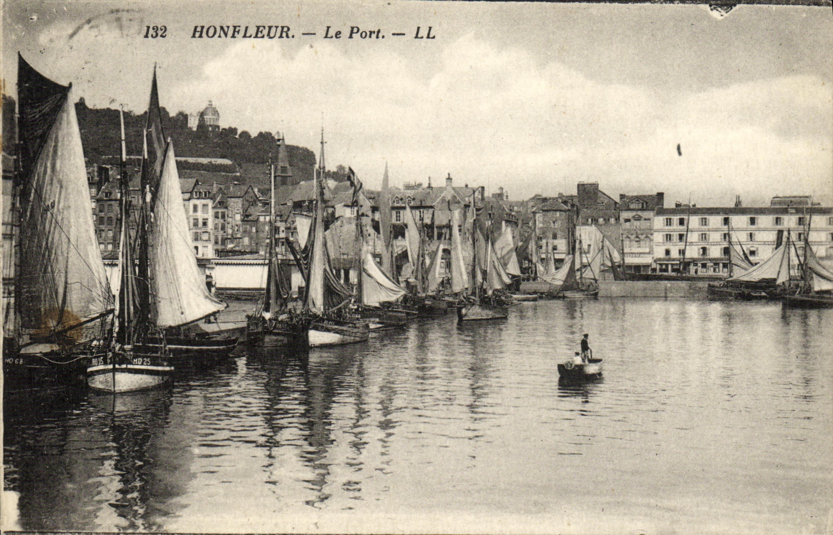CPA Honfleur Le Port Bateaux