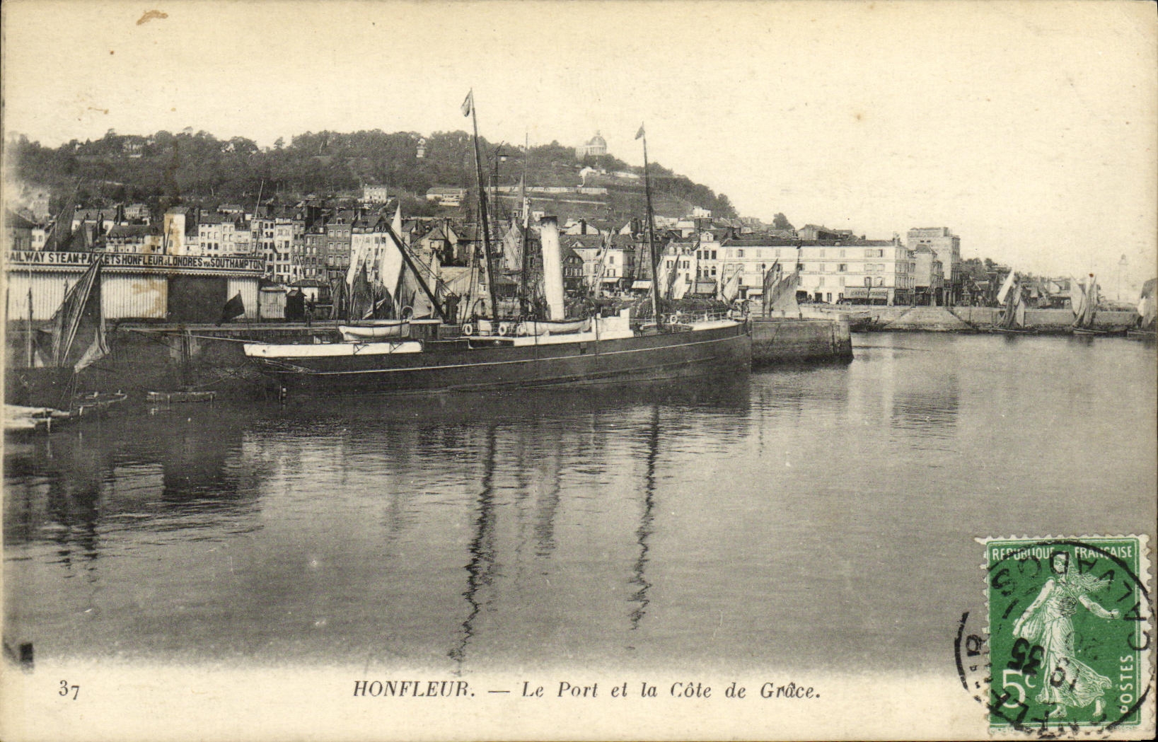 CPA Honfleur Le Port et la Cote de Grace Bateaux