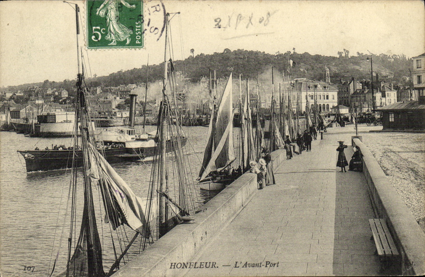 CPA Honfleur L Avant Port Bateaux