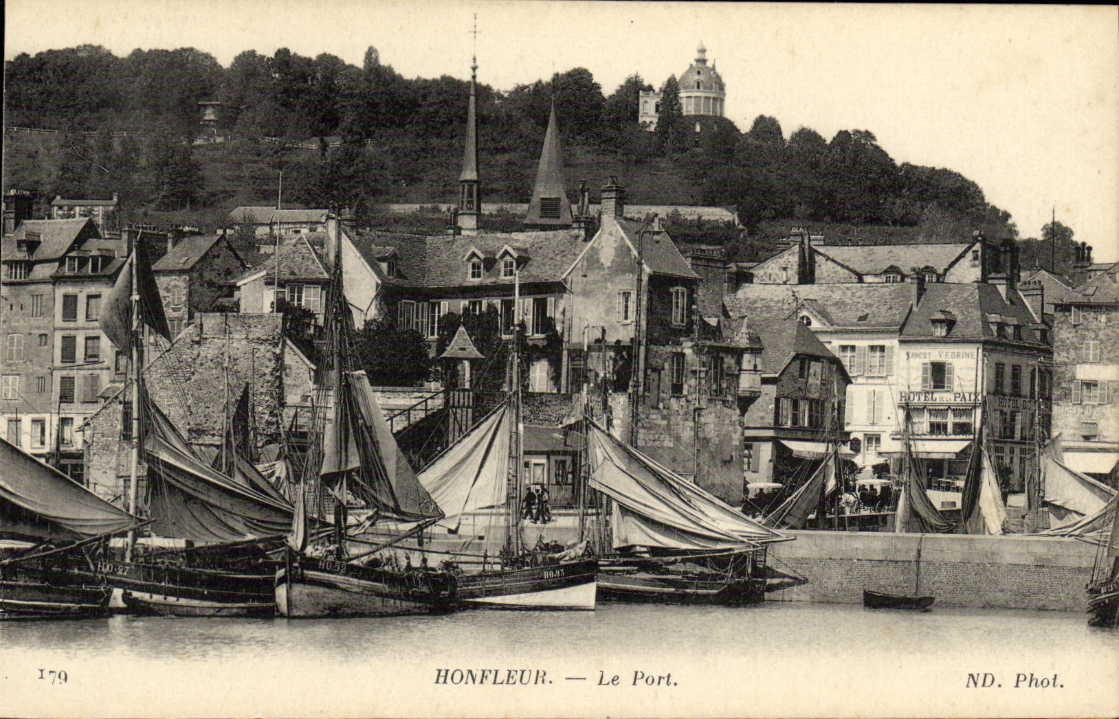 POSTAL Honfleur de la VENDIMIA el puerto de Baetaux