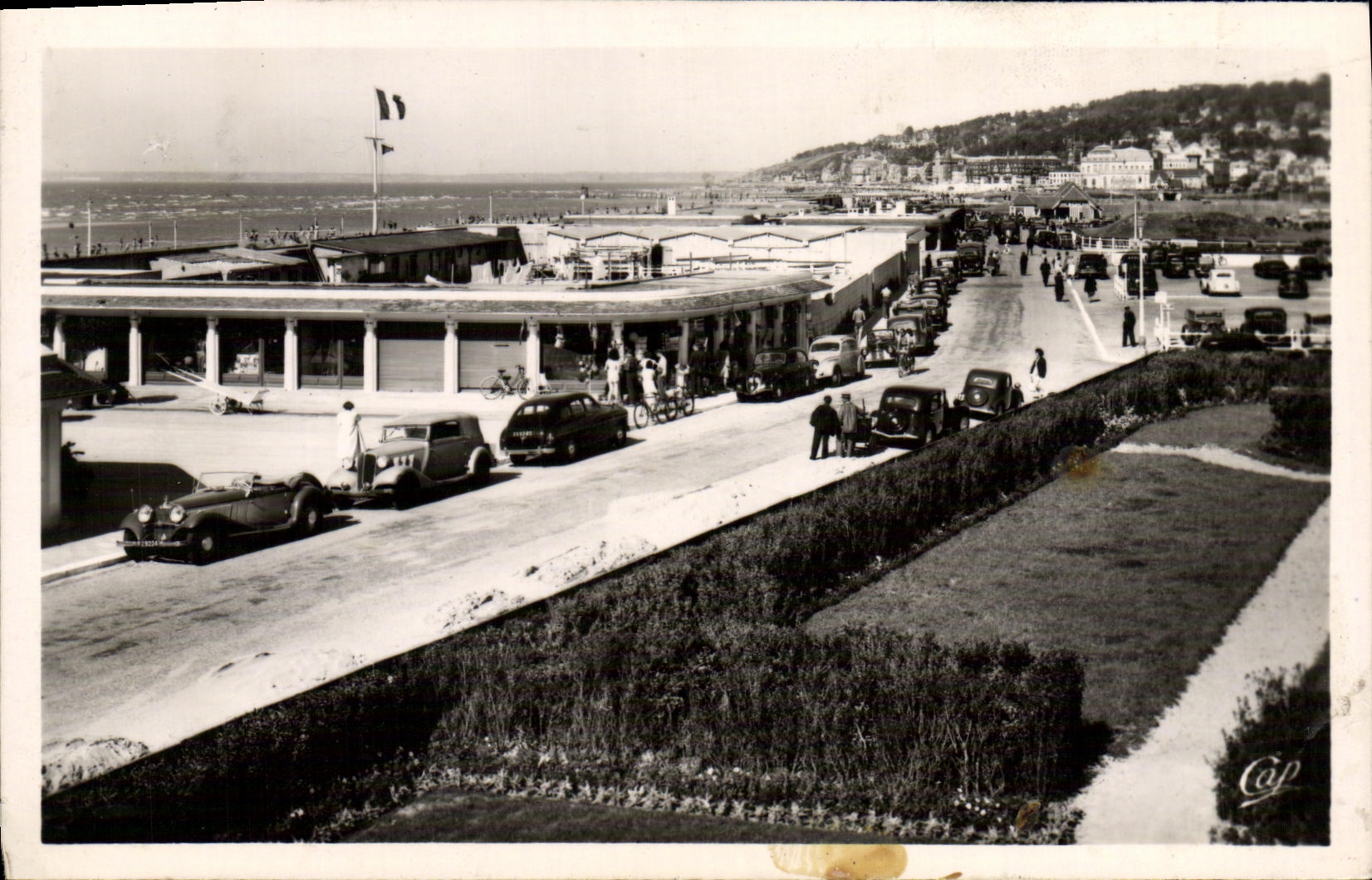 MODERN CARD Deauville Beach Flowered View towards the Beach