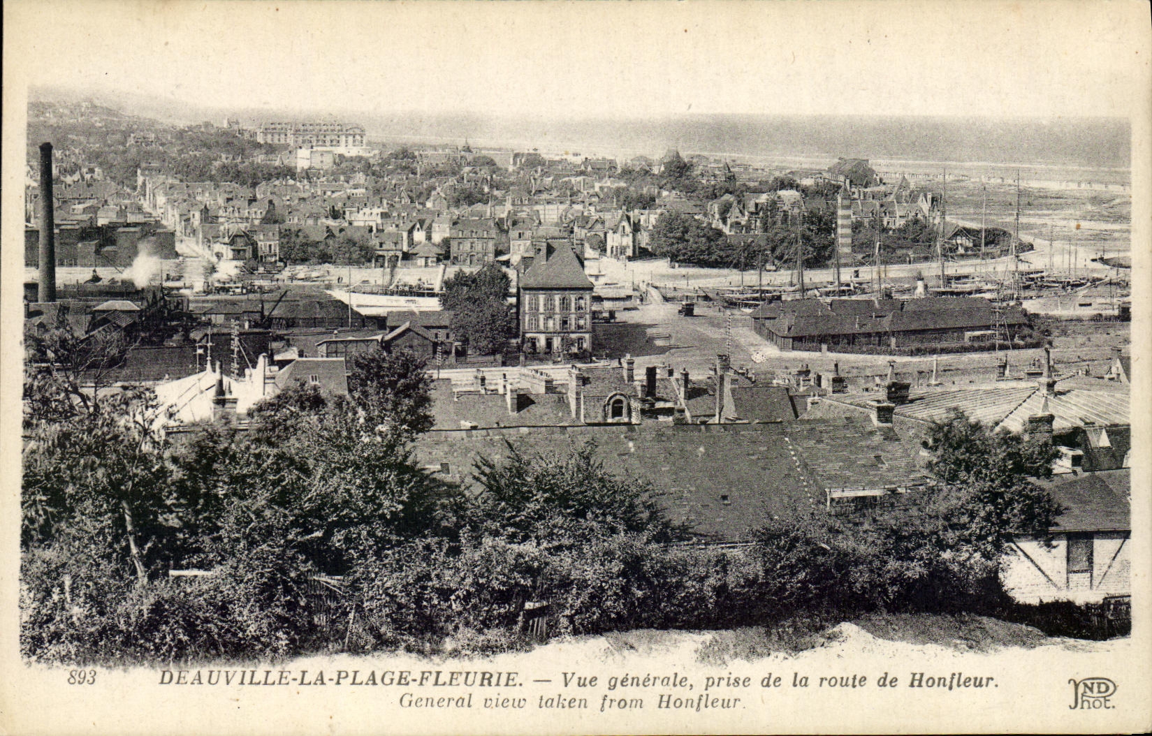 CPA Deauville la Plage Fleurie Vue Generale prise de la route de Honfleur