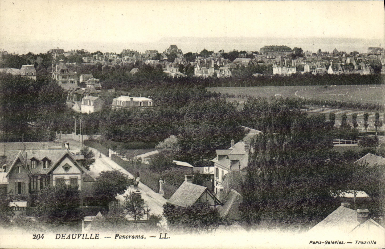 VINTAGE POSTCARD Deauville Panorama