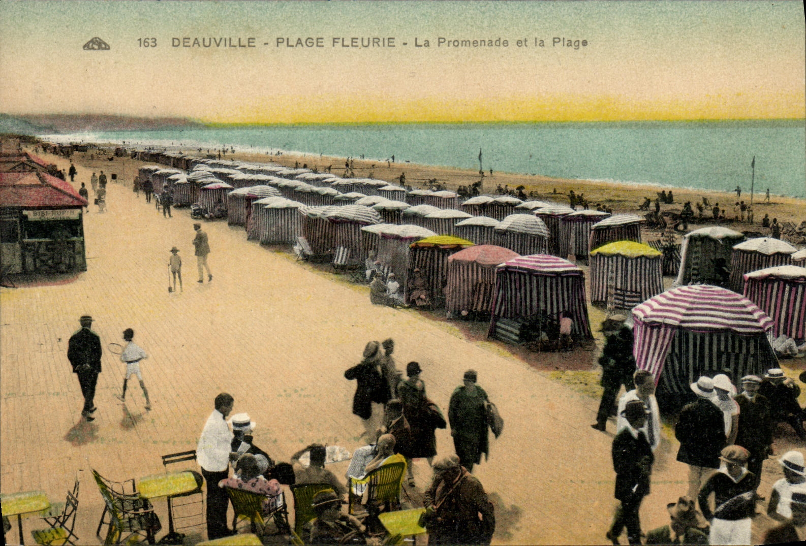 CPA Deauville Plage Fleurie La Promenade et la Plage